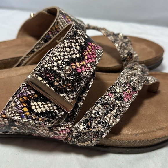 Earth Origins Snakeskin Textured Sandals, 7M - Picture 3 of 7